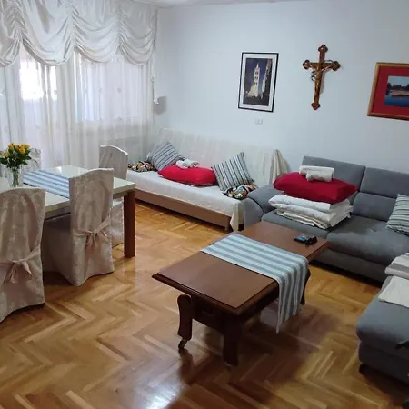 Apartment Vlado *
